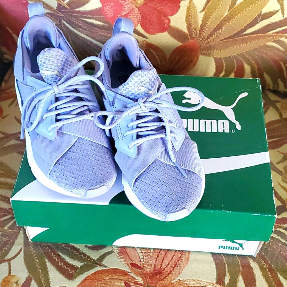 PUMA girls tennis shoes 👟
